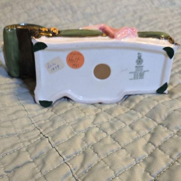 Royal Doulton "Repose" Porcelain Lady Figurine in Pink and Green - Picture 3 of 7